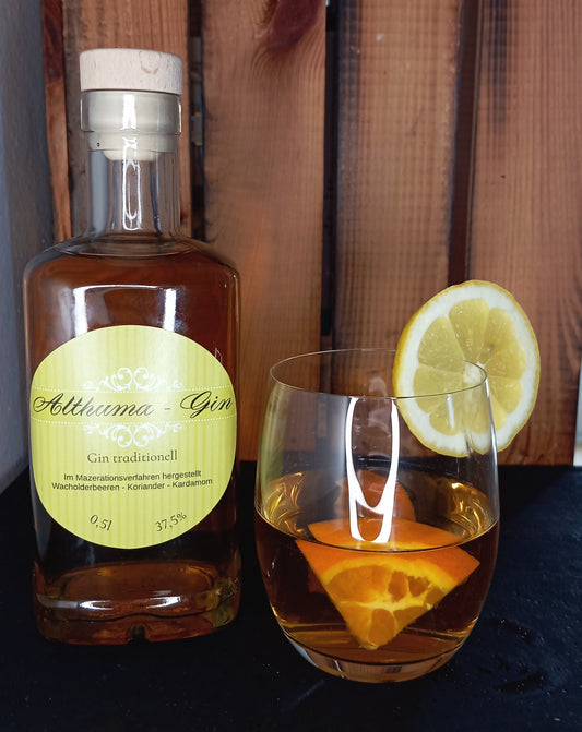 Altuma-Gin traditionell